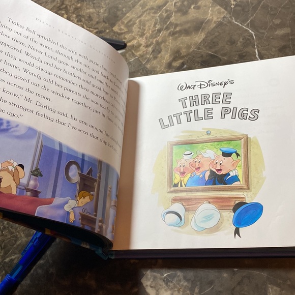 New Disney Storybook Collection:A treasury of Tales. 10 fully animated stories. - Picture 2 of 16